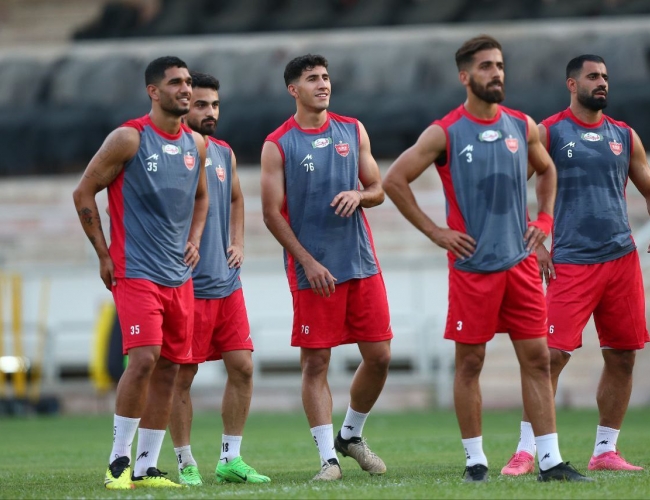 پرسپولیس با 21 بازیکن در اراک/ امید عالیشاه در تهران ماند