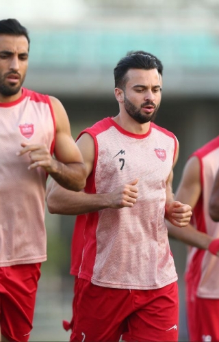 با حضور میلاد سرلک ؛ ترافیک در خط هافبک پرسپولیس به اوج رسید