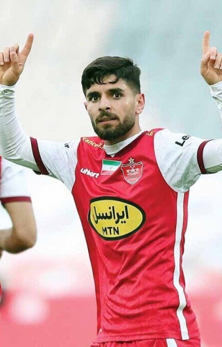 محمد عمری در پرسپولیس ماندنی شد